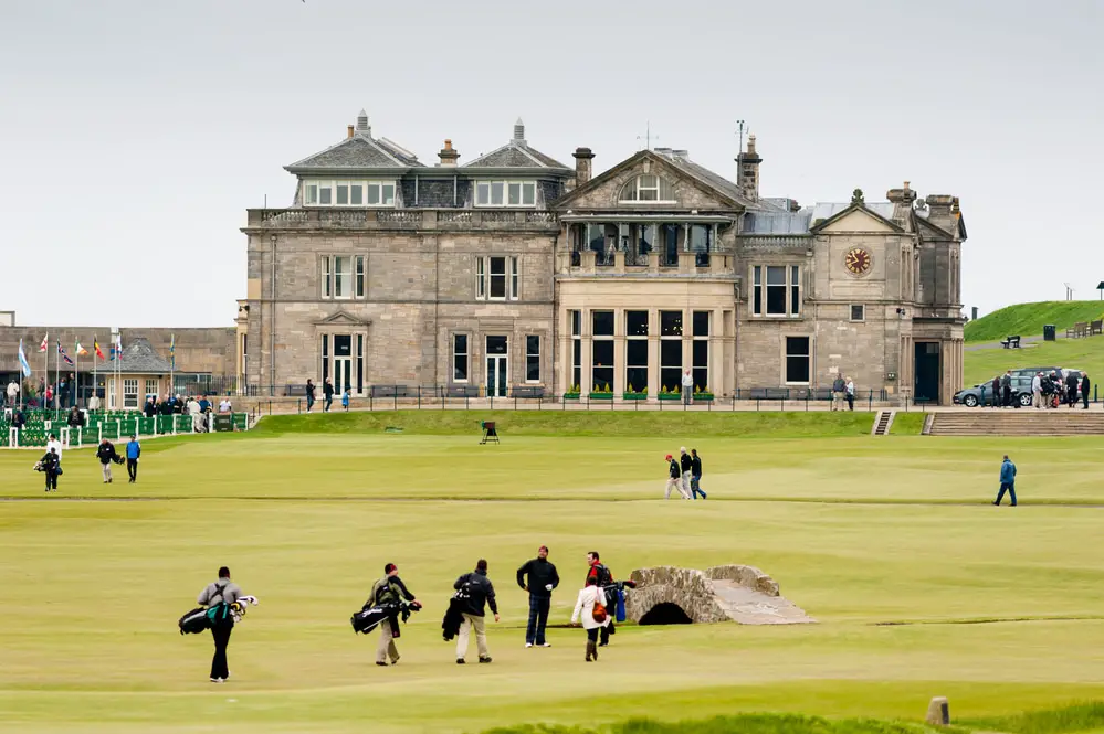 how many golf courses are there at st andrews