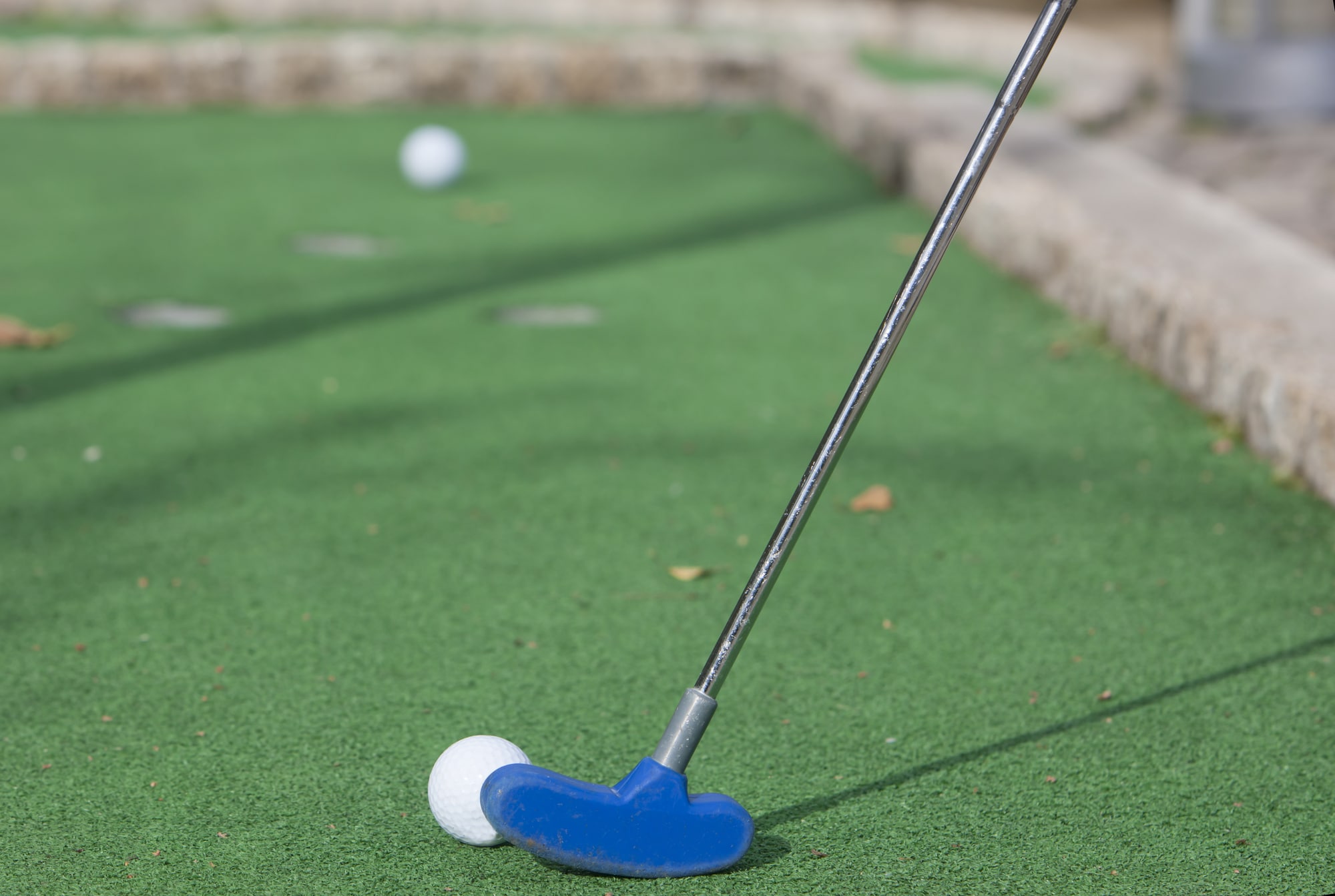 mini-golf-masterclass-how-to-play-like-a-pro-and-score-big-champ-golf