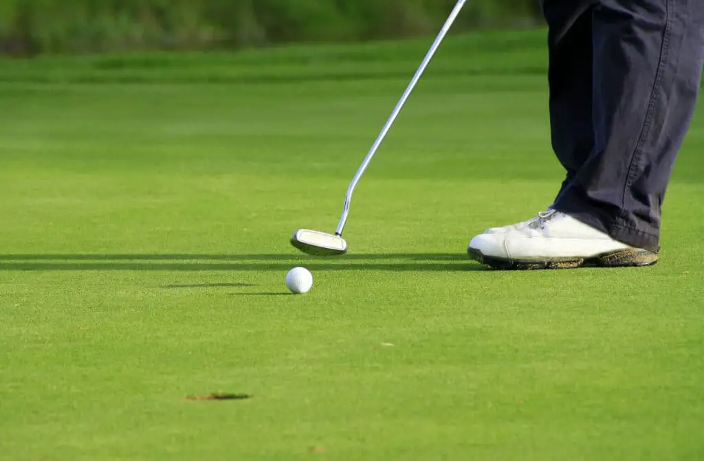how to putt in golf