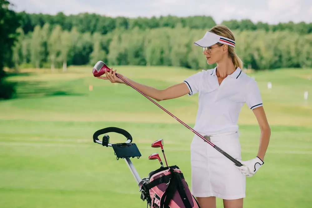 what do women wear for golf
