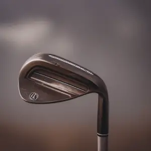 a rusty golf club