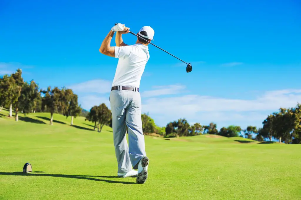 how to become a golf pro