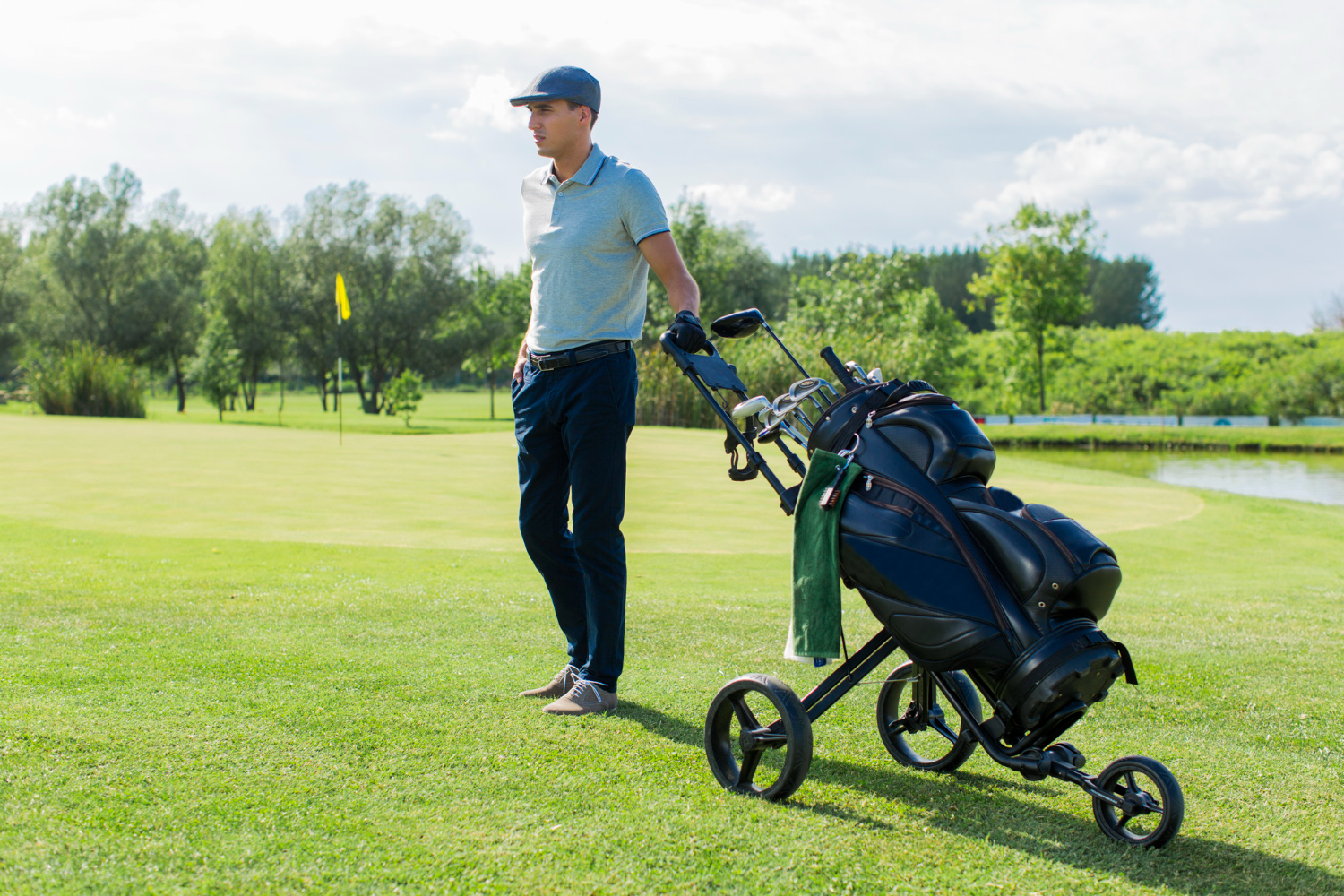 Taking an Electric Golf Trolley in the Rain - Champ Golf